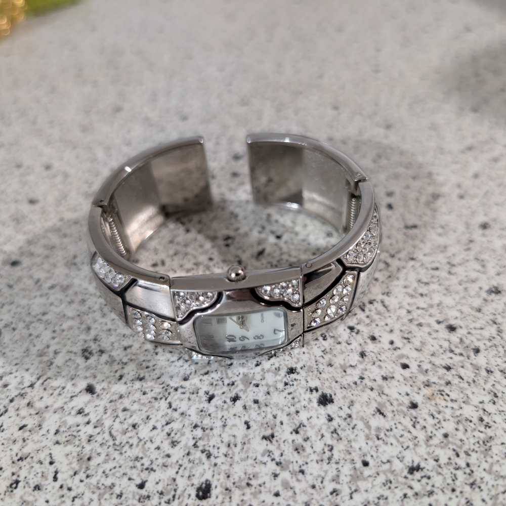 Silver Geometric Patterned Watch - Picture 9 of 11